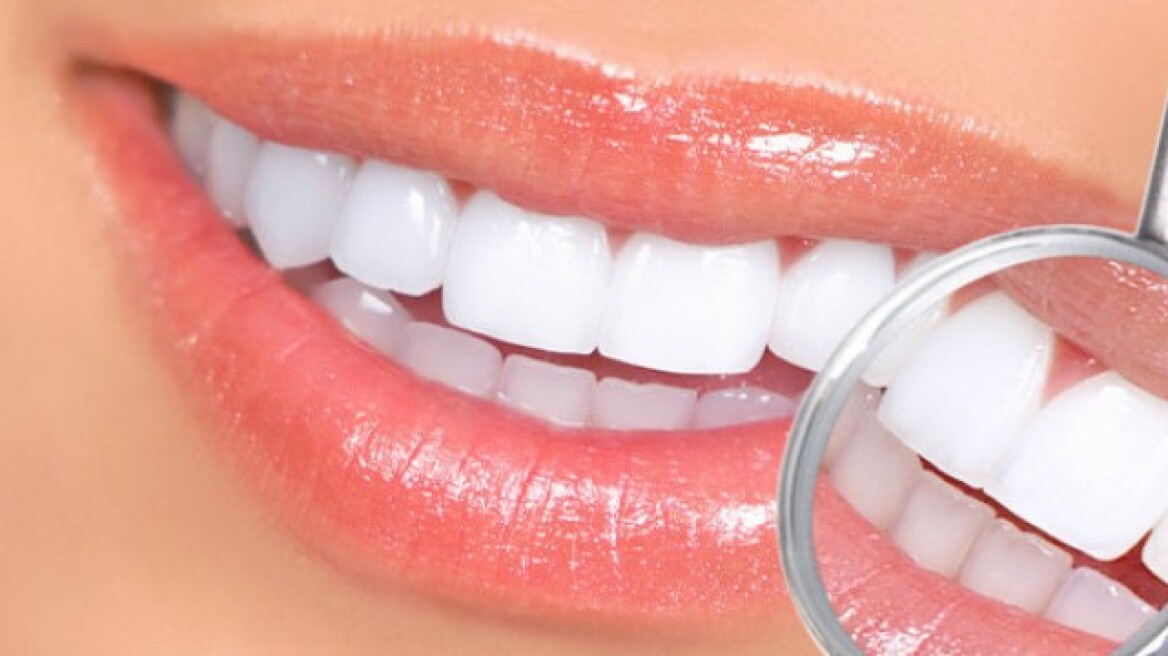 Γιορτές: Τι επιπτώσεις έχουν στα δόντια μας;