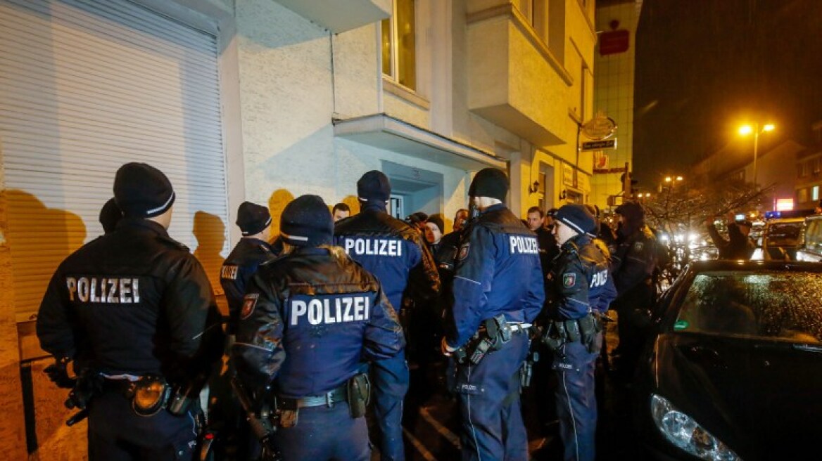 Γερμανία: Έφοδος της αστυνομίας σε τέμενος στο Βερολίνο - Πυροβολισμοί και προσαγωγές