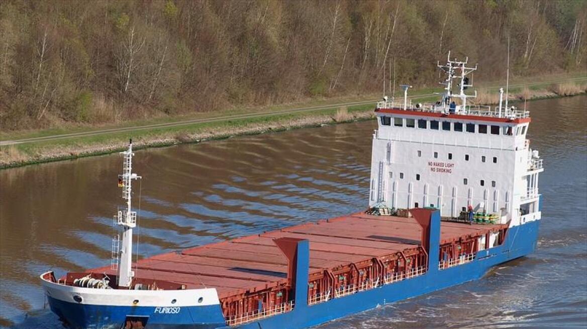 Προσάραξε φορτηγό πλοίο στην Άνδρο - Σώοι το εγκατέλειψαν οι 9 ναυτικοί