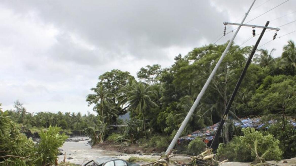Ο πανίσχυρος τυφώνας «Νοκ Τεν» πλήττει τις Φιλιππίνες – Άνθρωποι εγκαταλείπουν τα σπίτια τους
