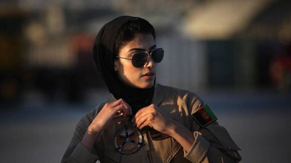 Αφγανιστάν: Η πρώτη γυναίκα πιλότος της χώρας ζήτησε άσυλο στις ΗΠΑ