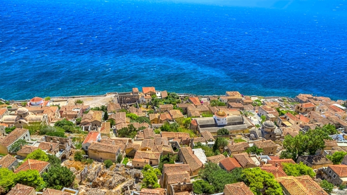 The 10 Most Beautiful Towns In Greece