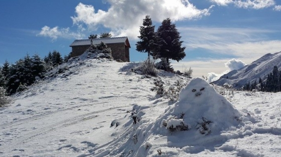 Λασίθι: Πενταμελής οικογένεια αποκλείστηκε από το χιόνι