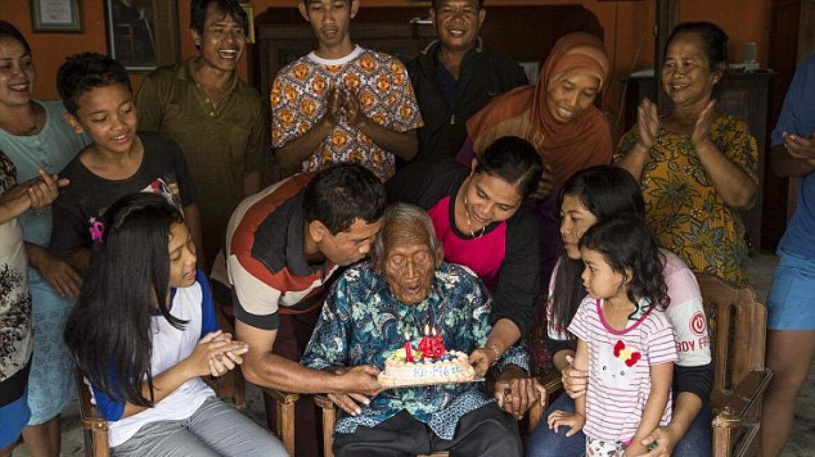 Είναι αυτός ο γηραιότερος άνθρωπος στον πλανήτη; Ινδονήσιος έσβησε 146 κεράκια!