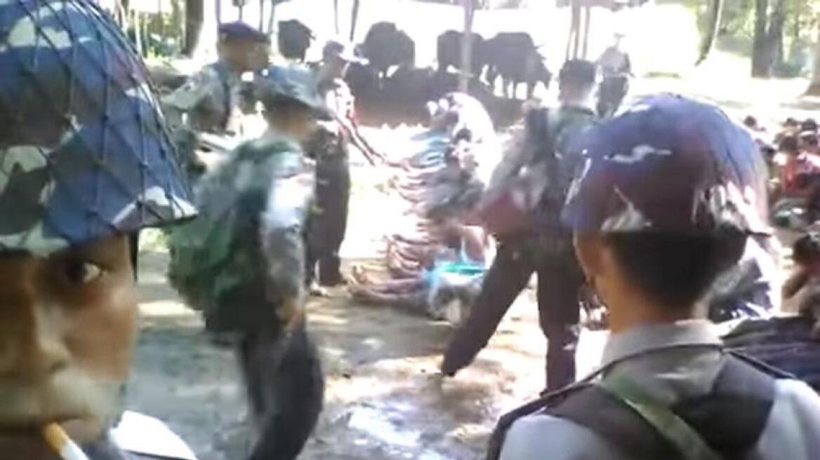 Βίντεο από τη Μιανμάρ: Αστυνομικοί βασανίζουν μειονότητα μουσουλμάνων