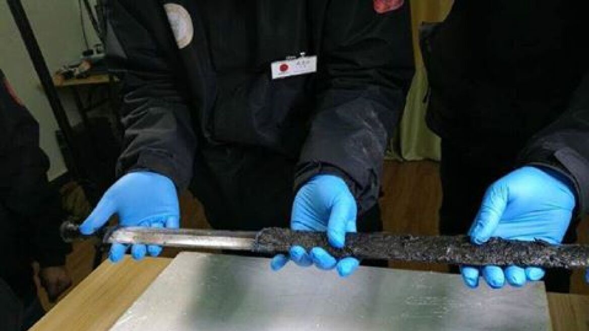 Βρήκαν σπαθί 2.300 ετών το οποίο κόβει σαν καινούργιο
