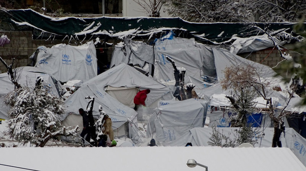 Μόρια: Αφησαν τα προσφυγόπουλα να «κοκαλώνουν» στο κρύο