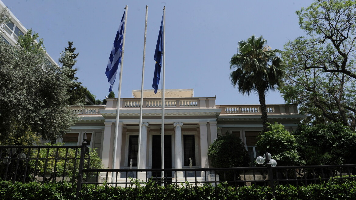 Αντιπολίτευση κατά ΣΥΡΙΖΑ για τις προσλήψεις 27.700 υπαλλήλων στο Δημόσιο που αποκάλυψε το ΘΕΜΑ