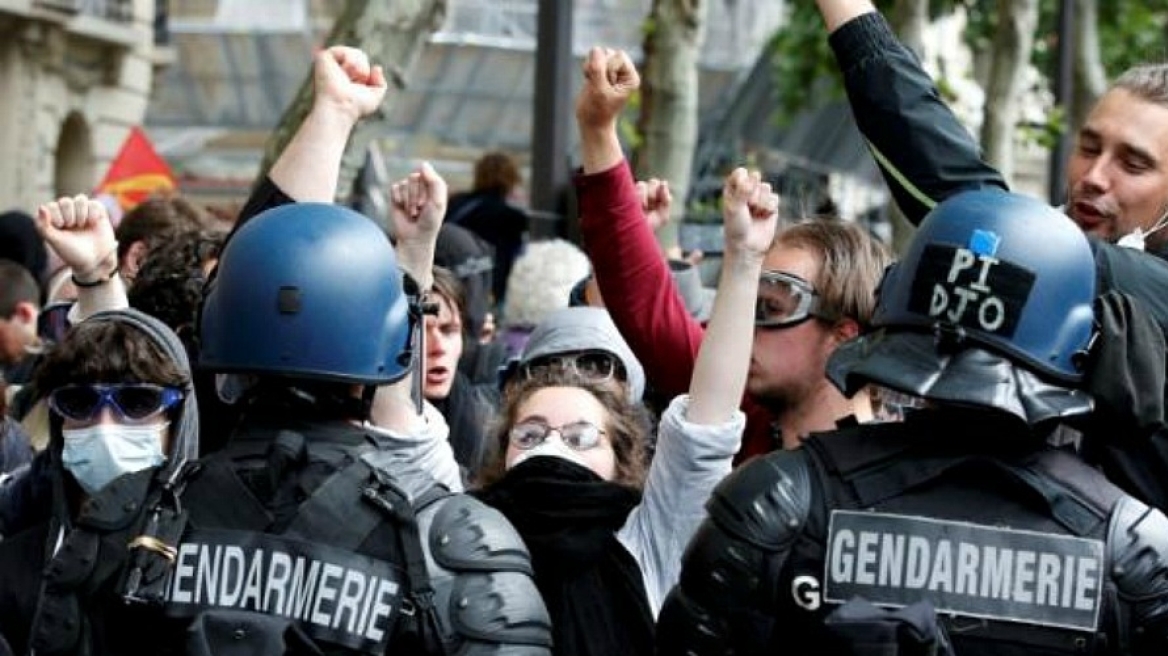 Παρίσι: Χιλιάδες διαδηλωτές ζήτησαν δικαιοσύνη για τη δολοφονία τριών ακτιβιστριών