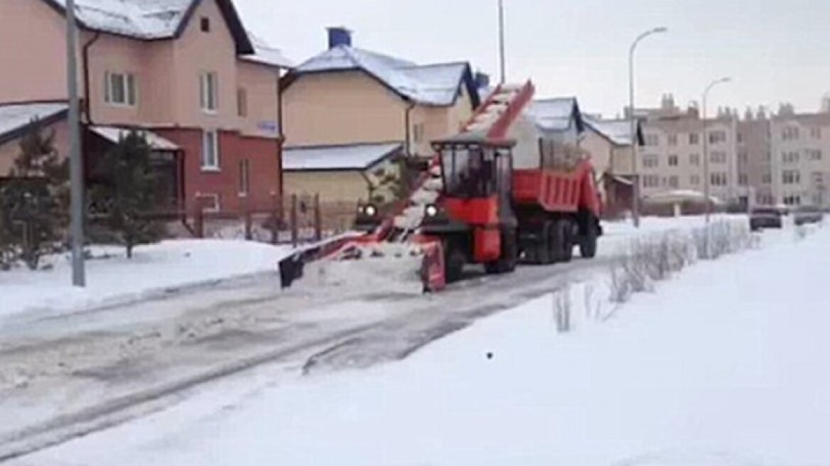 These are the “monsters” that clean up snow in Moscow (video)
