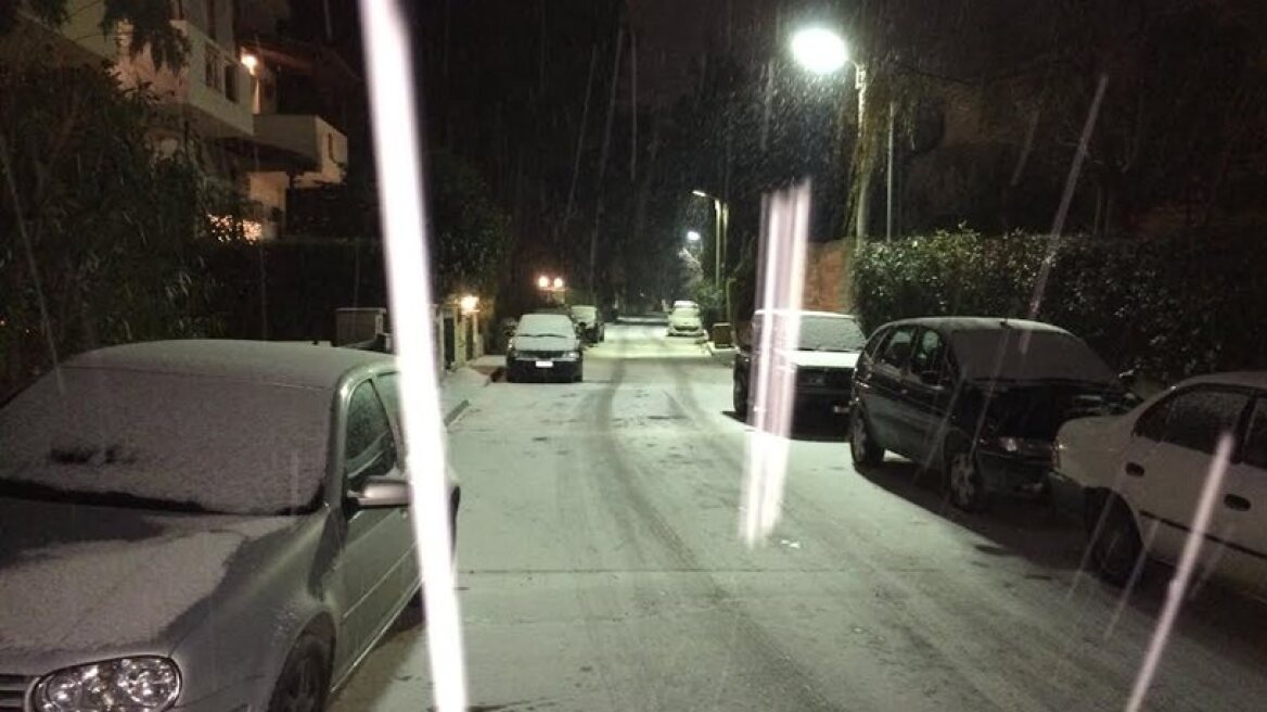 Snow in the centre of Athens (photos-videos)