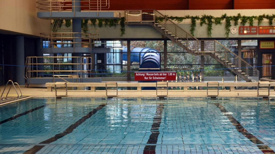 Ελβετία: Υποχρεωτικό για τις μουσουλμάνες μαθήτριες να κολυμπούν μαζί με τα αγόρια