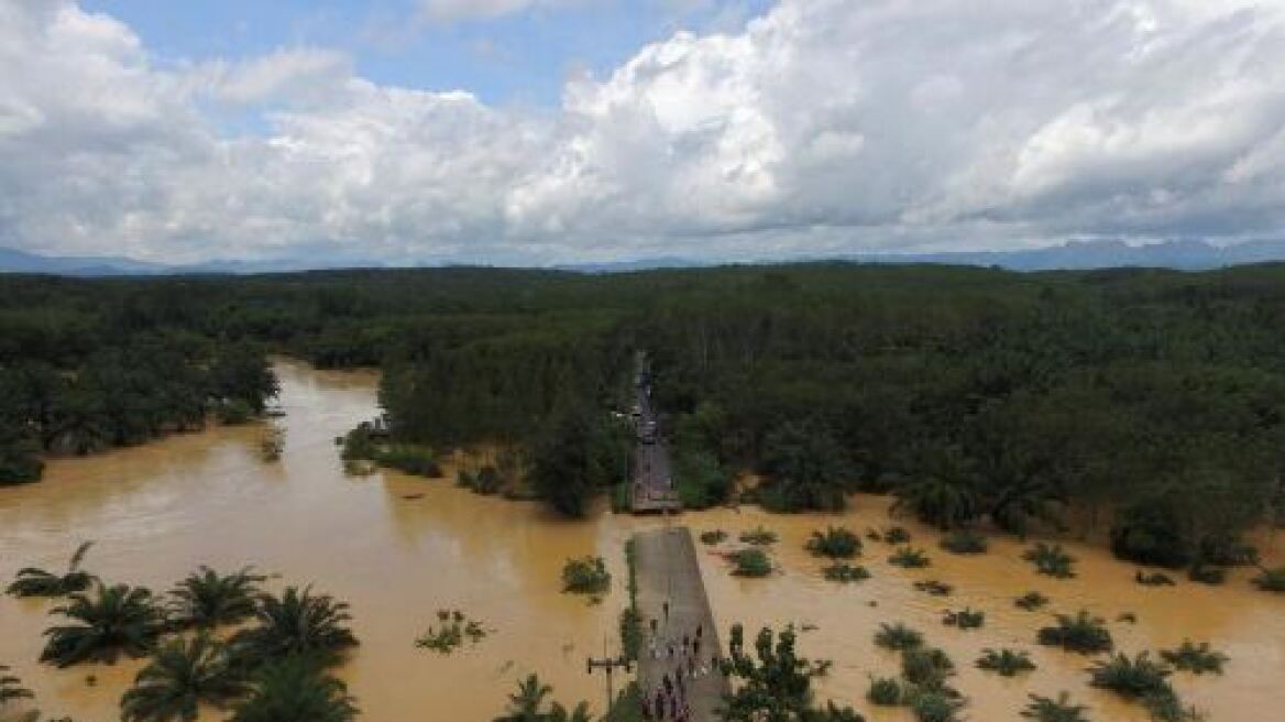 Χάος στην Ταϊλάνδη: Οι πλημμύρες προκάλεσαν μποτιλιάρισμα 200 χιλιομέτρων!
