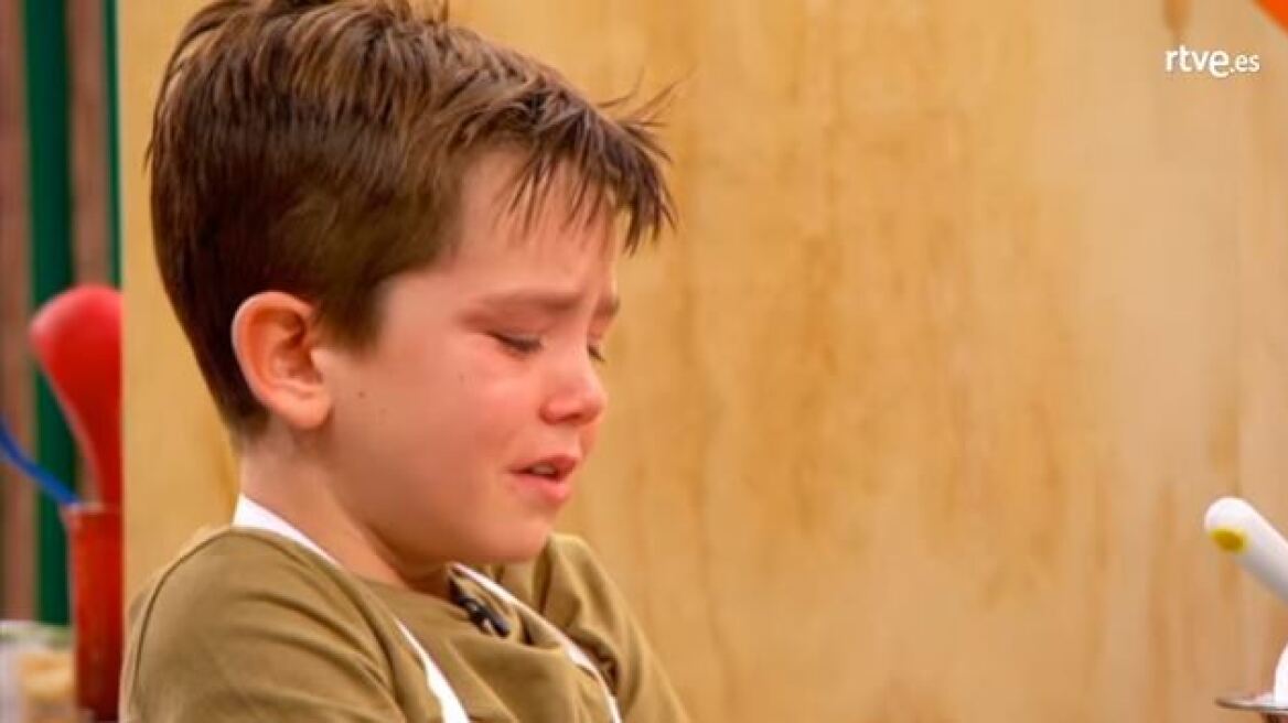 Βίντεο: Ο μικρούλης MasterChef έβαλε τα κλάματα και κέρδισε τους Ισπανούς