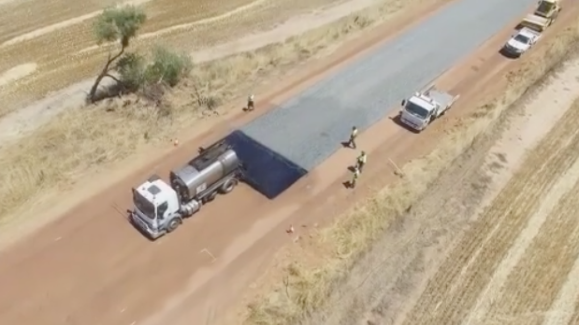 Βίντεο με την κατασκευή δρόμου στην Αυστραλία έγινε viral: Το έχουν δει πάνω από 14 εκατ. φόρες