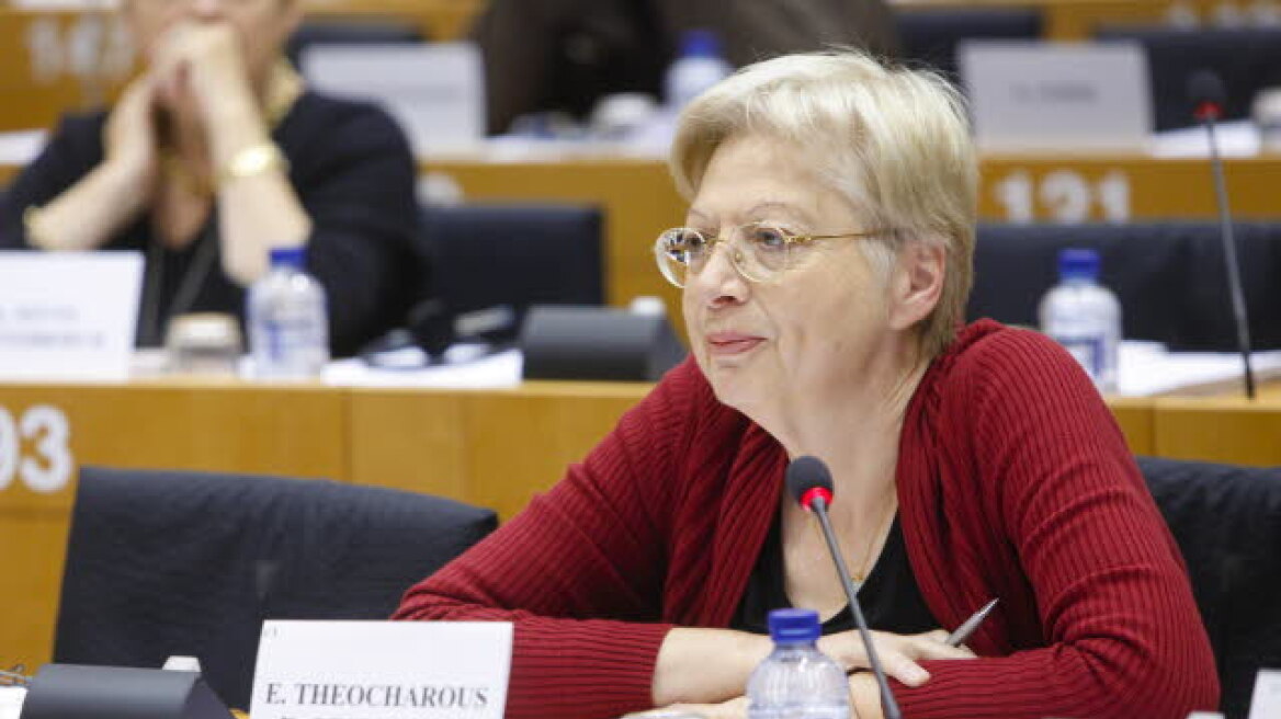 Κυπριακό: Αποχωρεί διαμαρτυρόμενη από την Γενεύη η ευρωβουλευτής Ελένη Θεοχάρους 