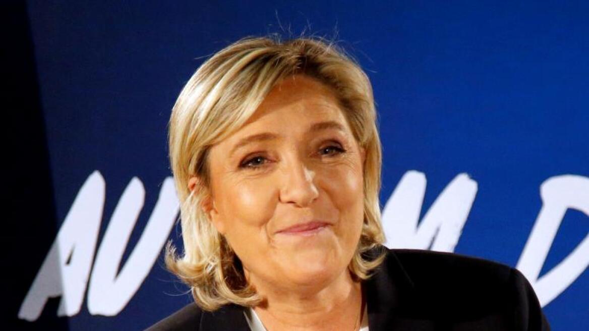 Marine Le Pen establishes lead in first round French election poll