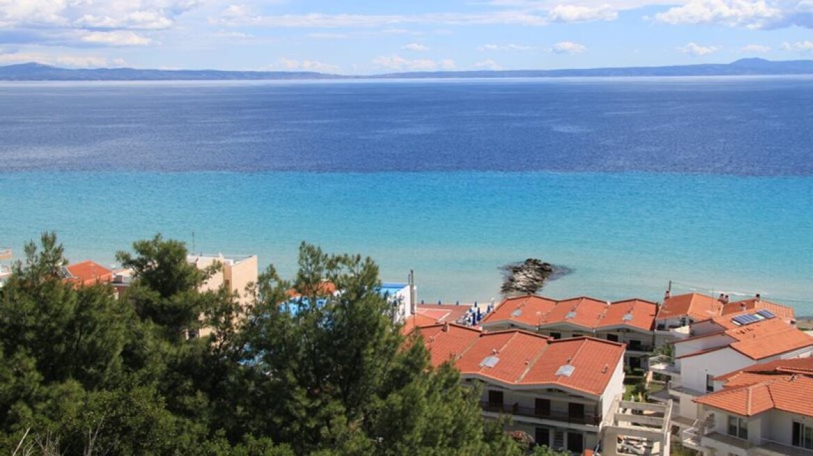 Russians buying up property in Chalkidiki to get residence permits