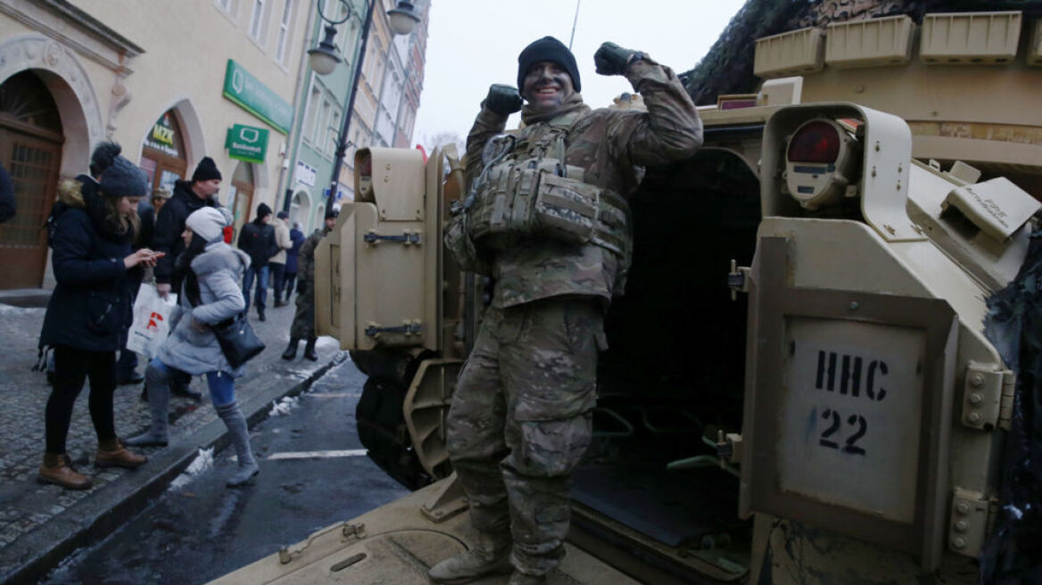 Συναγερμός στο Κρεμλίνο: Χιλιάδες Αμερικανοί στρατιώτες αποβιβάστηκαν στην Πολωνία