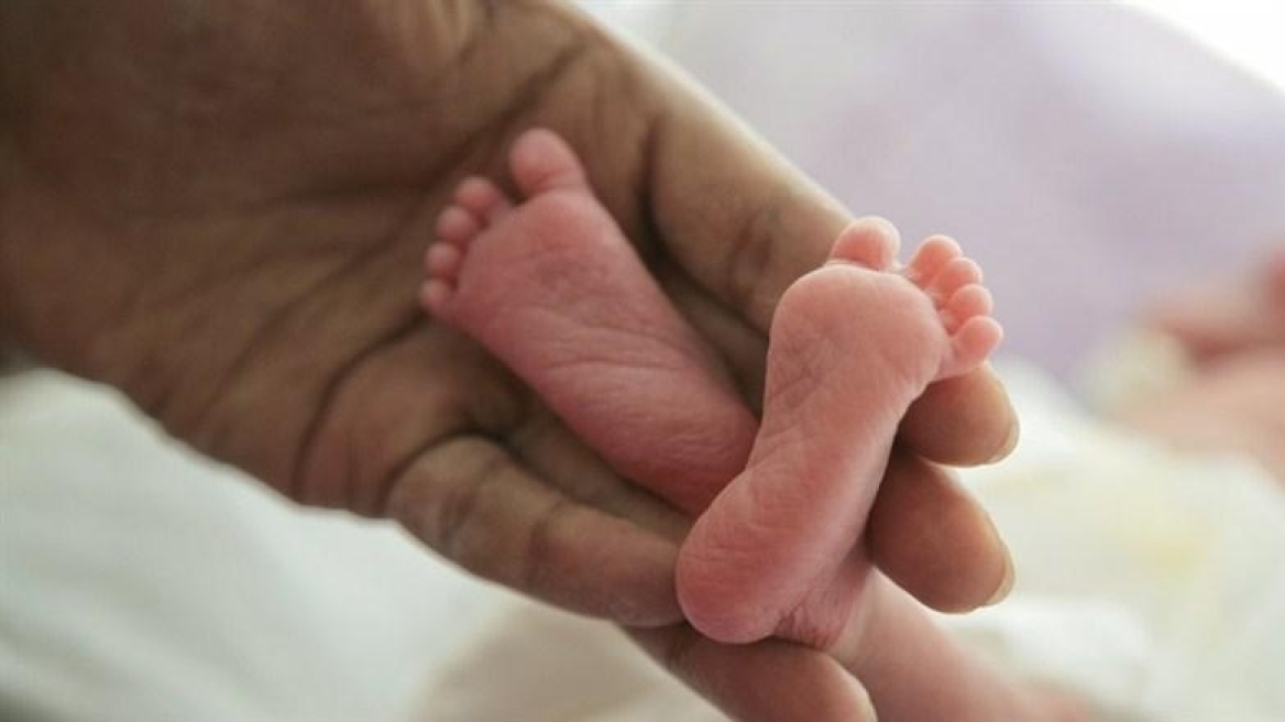 Αγρίνιο: Γέννησε κι εξαφανίστηκε εγκαταλείποντας το μωρό της!