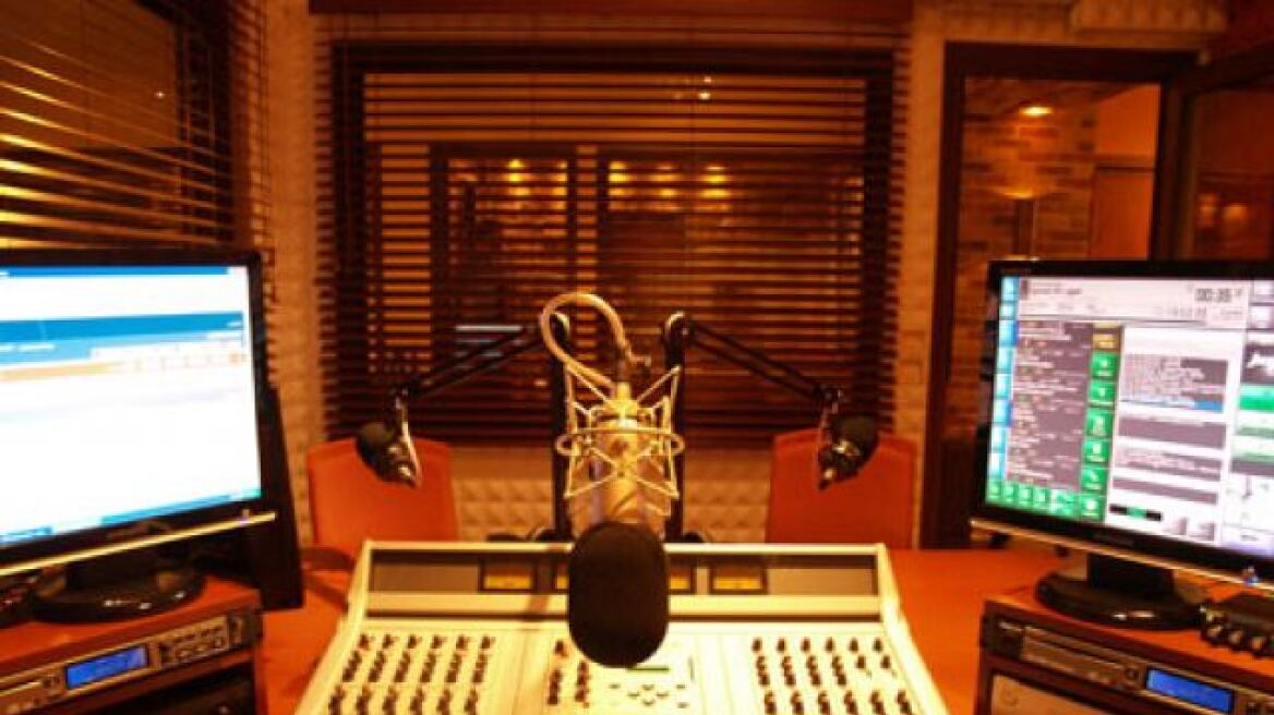 Κατάληψη αντιεξουσιαστών στο ραδιοφωνικό σταθμό «Αντέννα Πάτρας 105,3»