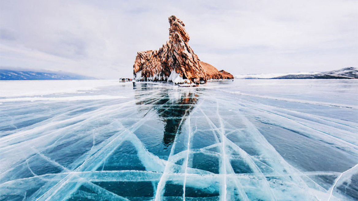 Λίμνη Βαϊκάλη: Η πιο εντυπωσιακή παγωμένη λίμνη του κόσμου
