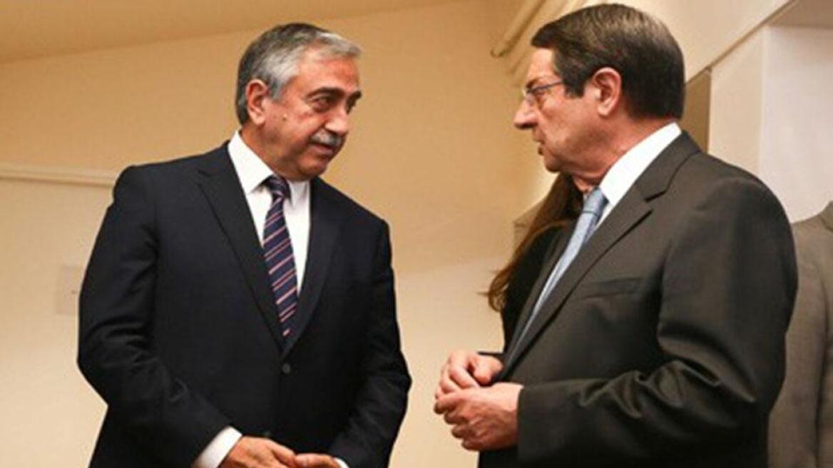 Κυπριακό: Ενημερώθηκαν Αναστασιάδης και Ακιντζί για τις συζητήσεις των τεχνοκρατών