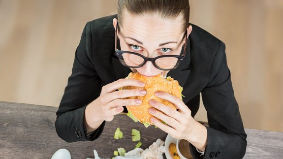 5 διατροφικές παγίδες στη δουλειά & πώς να τις ξεπεράσετε
