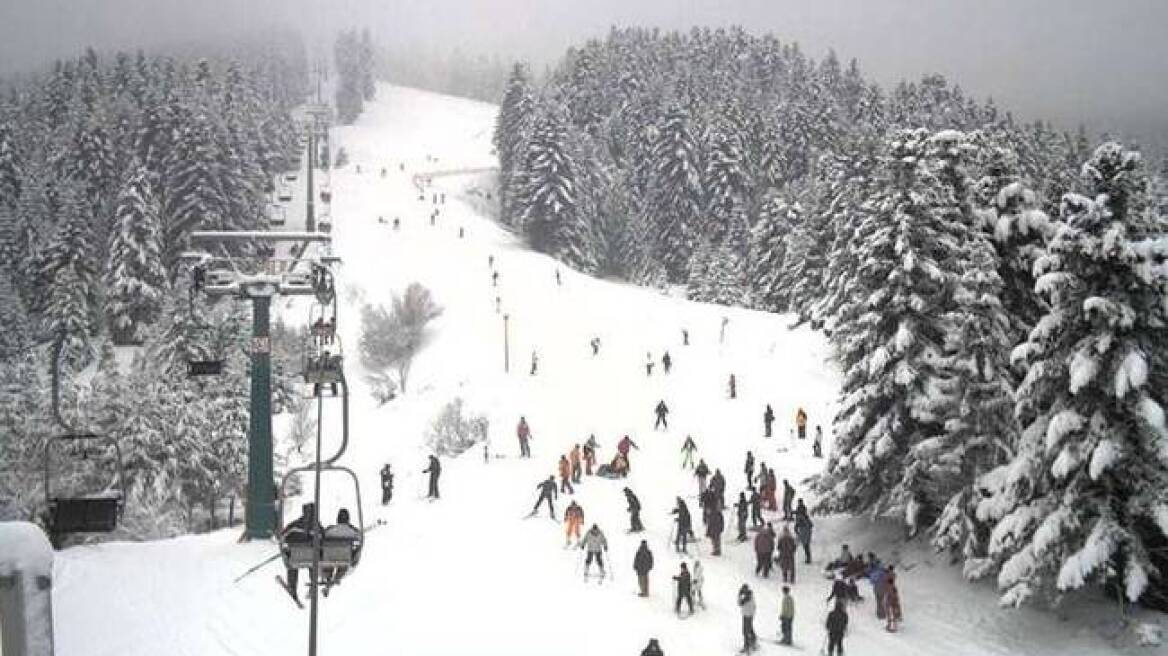Ταλαιπωρία με αίσιο τέλος για 25 χιονοδρόμους στα Χάνια Πηλίου