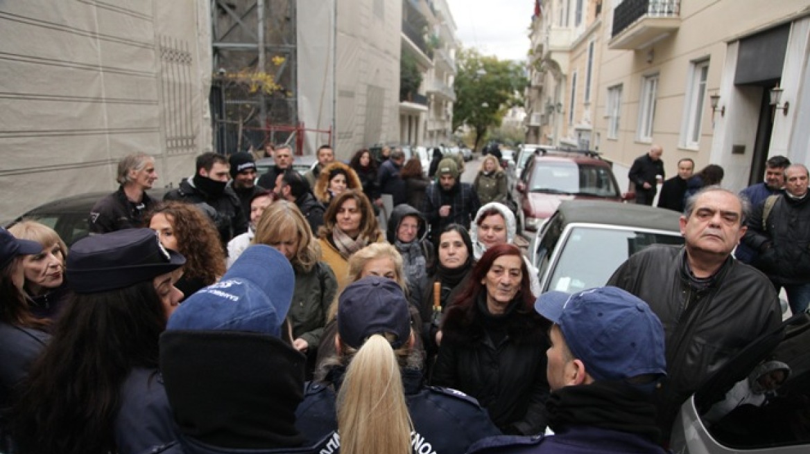 Γυναίκες έβαλε η ΕΛ.ΑΣ. στην πρώτη γραμμή στις πορείες διαμαρτυρίας