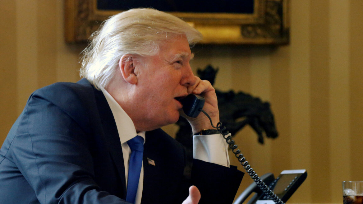 Φωτογραφίες: Η πρώτη τηλεφωνική επικοινωνία του Τραμπ με Πούτιν και Μέρκελ