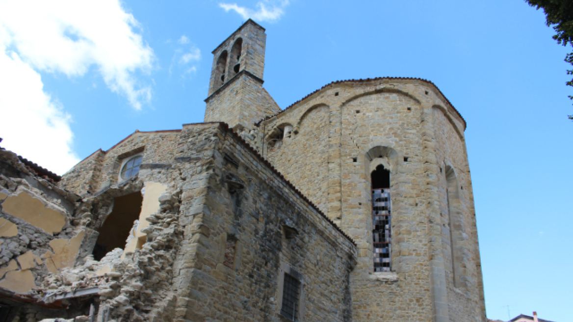 Σεισμός 3,8 Ρίχτερ έριξε τα τείχη της εκκλησίας του Αγίου Αυγουστίνου στο Αματρίτσε