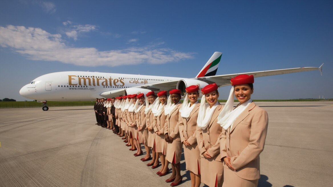 Emirates: Αλλάζει τη σύνθεση των πληρωμάτων στα αεροσκάφη μετά το διάταγμα Τραμπ 