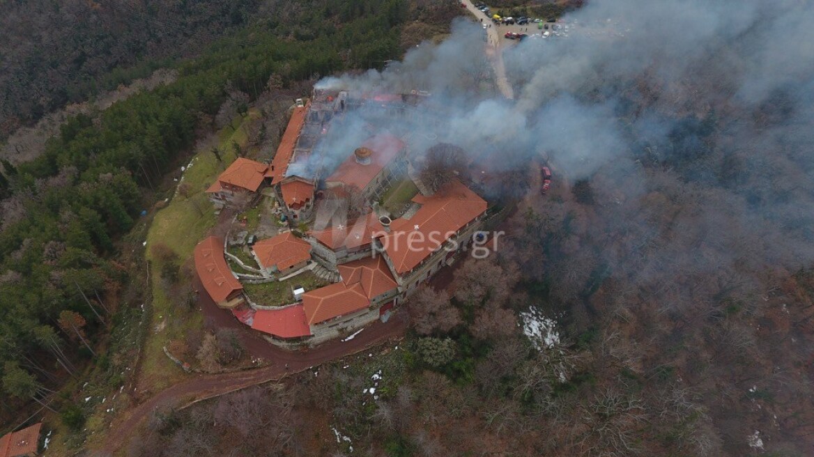 Άμεση αποκατάσταση των ζημιών στην Μονή Βαρνάκοβας υποσχέθηκε ο Κωστής Μπακογιάννης