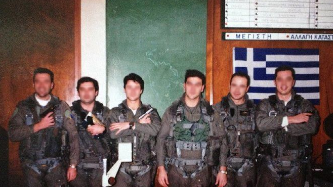 1996 Imia Crisis: A photo documenting the morale of the Greek pilots! (RARE PHOTO)