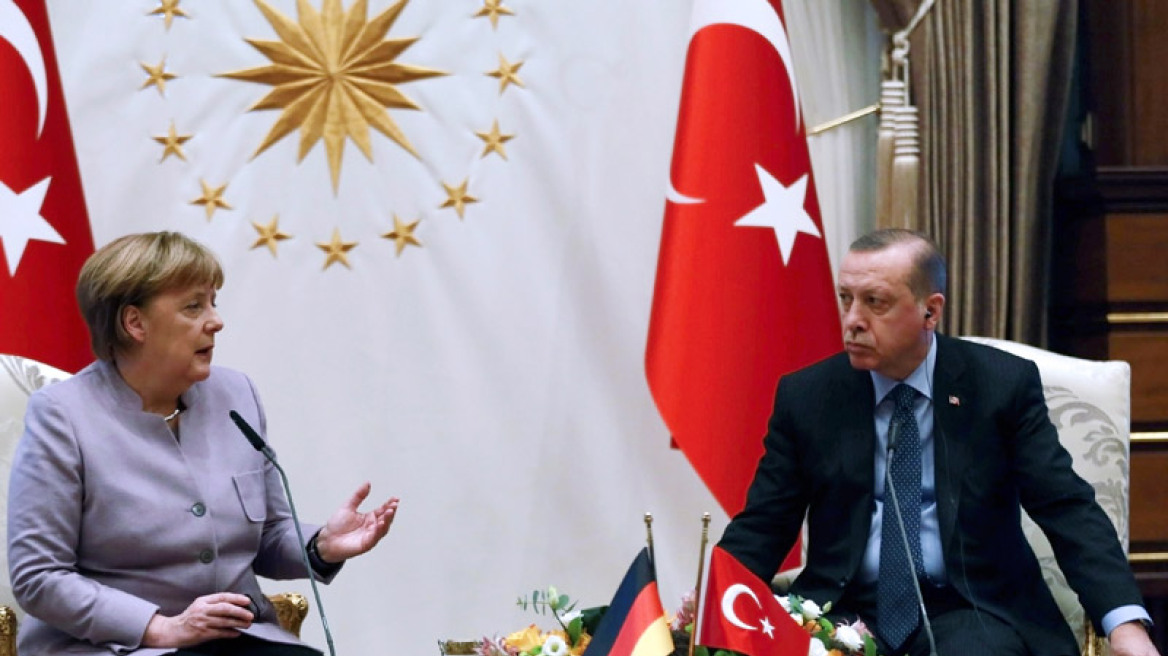 Ερντογάν σε Μέρκελ: Απαράδεκτο να μιλάς για «ισλαμική τρομοκρατία»
