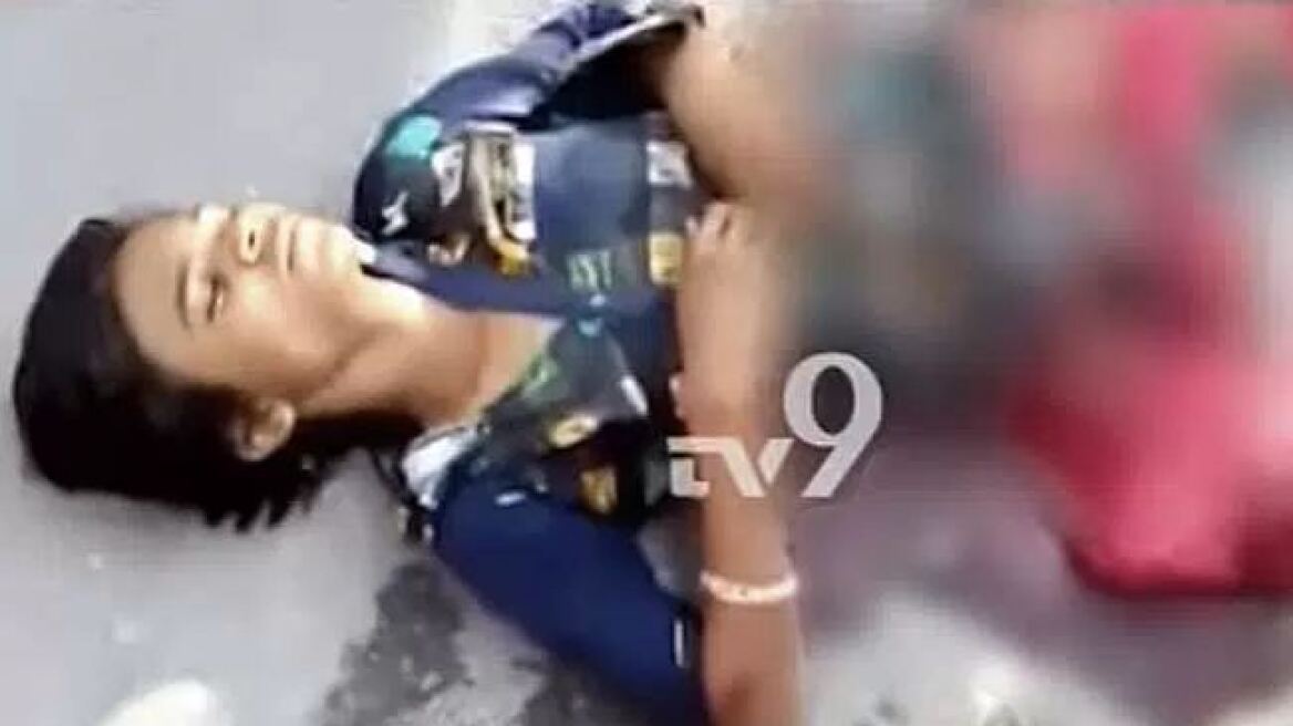 Αδιανόητο: Λεωφορείο χτύπησε Ινδό ποδηλάτη και οι παρευρισκόμενοι τον βιντεοσκοπούσαν να πεθαίνει!