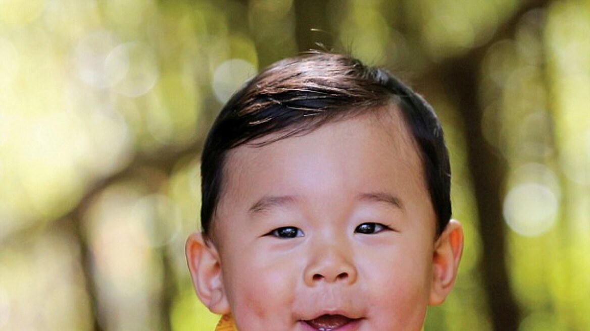 Φωτογραφίες: Ο μικρός πρίγκιπας του Μπουτάν είναι το ομορφότερο βασιλικό μωρό στον κόσμο;