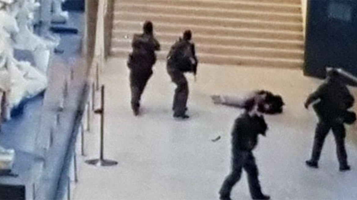 Επίθεση έξω από το Λούβρο - Οπλισμένος φώναξε: «Ο Αλλάχ είναι μεγάλος»