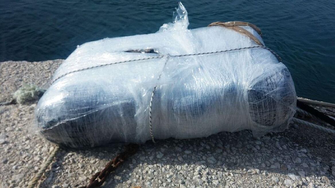 Ζάκυνθος: Βρήκαν 40 κιλά χασίς στη θάλασσα του Λαγανά