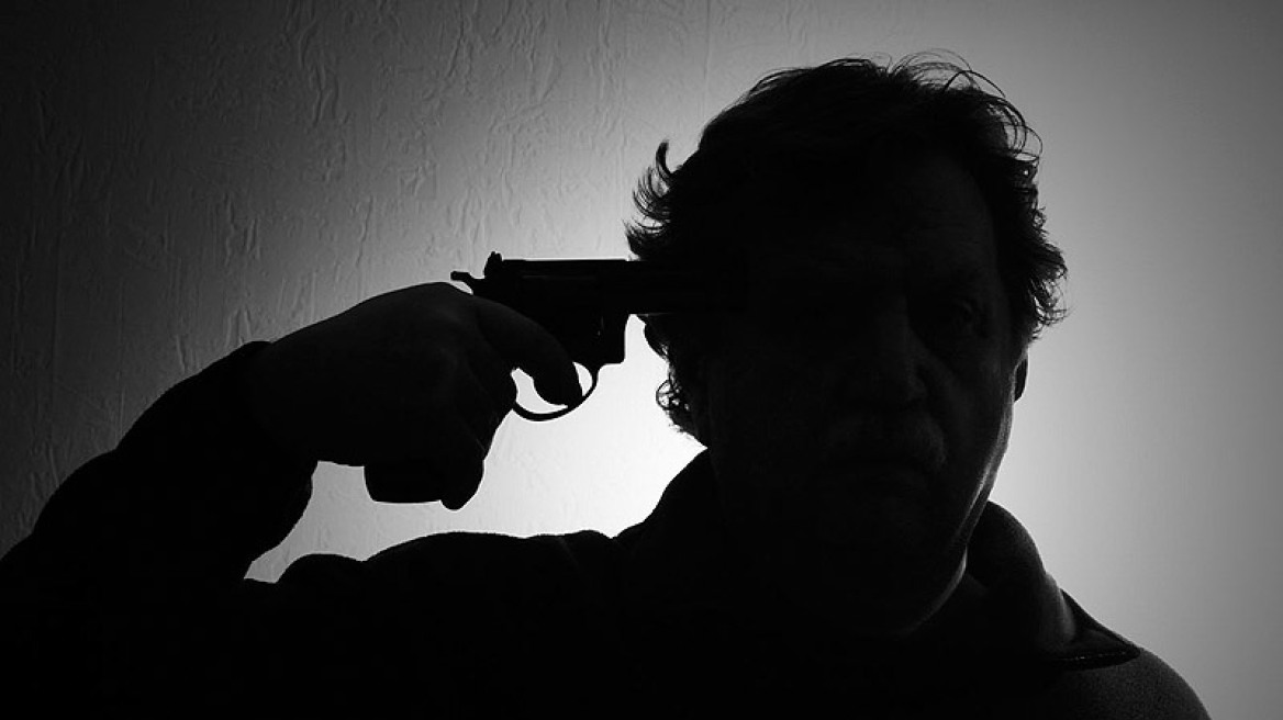 Ηράκλειο: Απειλούσε να αυτοκτονήσει με ψεύτικο πιστόλι!