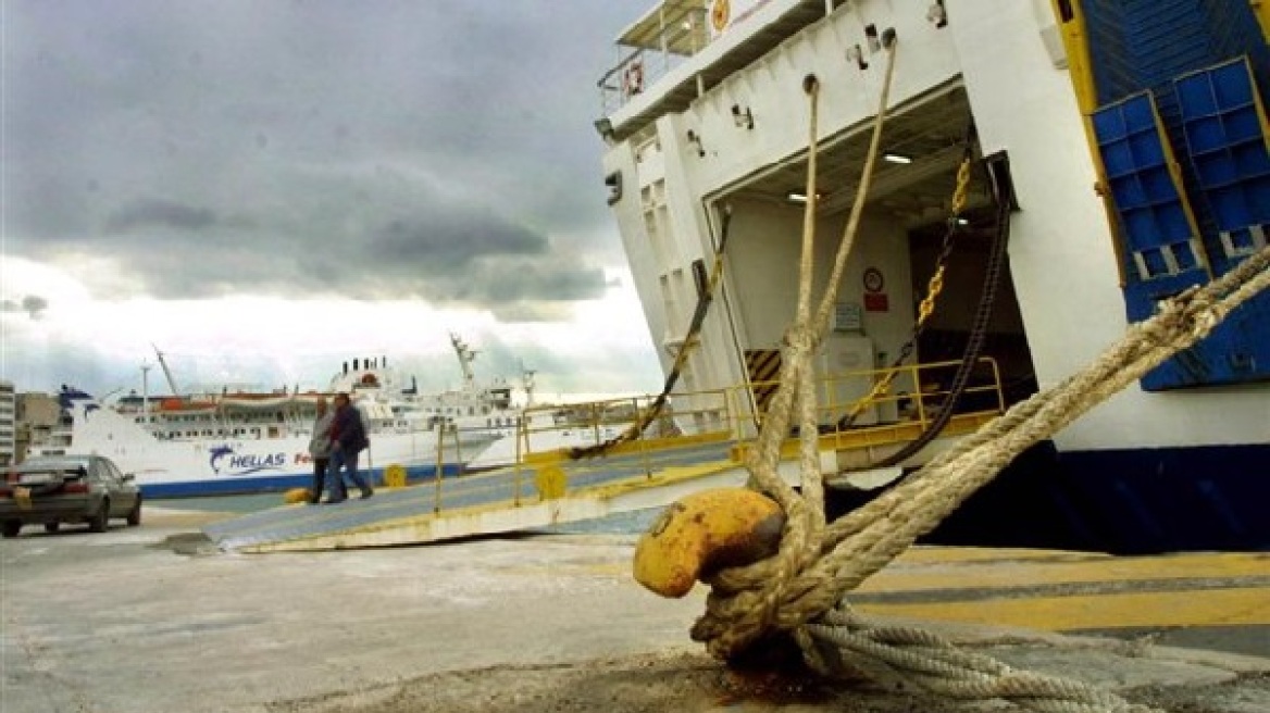 Απάντηση ΠΝΟ σε Βενιάμη: Αν θέλουν, οι εφοπλιστές μπορούν να προσλάβουν Έλληνες ναυτικούς