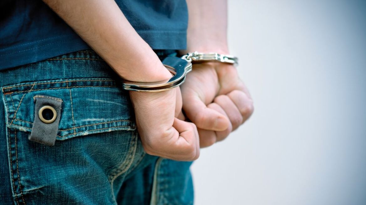 Ηράκλειο: Συνελήφθησαν δύο άτομα που έκλεψαν 60 λίτρα πετρέλαιο