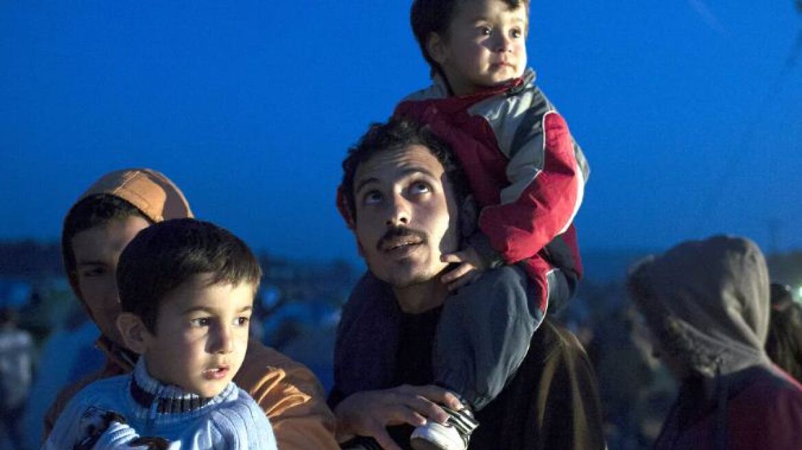 AFP: Ιστιοφόρο με 89 μετανάστες πιθανόν από την Ελλάδα, έφτασε στην Ιταλία