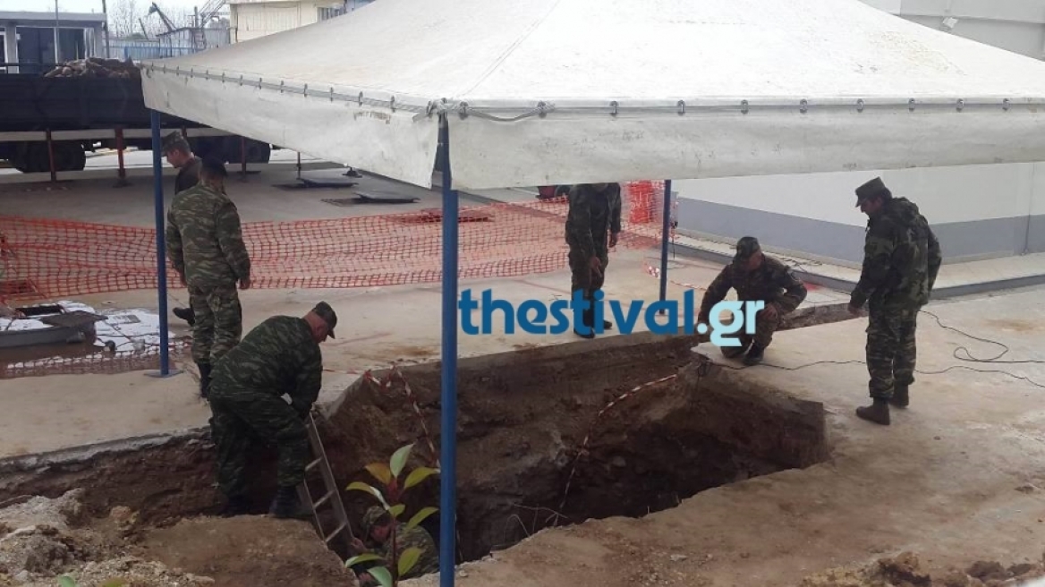Κορδελιό: Ο στρατός ξεκίνησε να φτιάχνει ανάχωμα στο σημείο της βόμβας