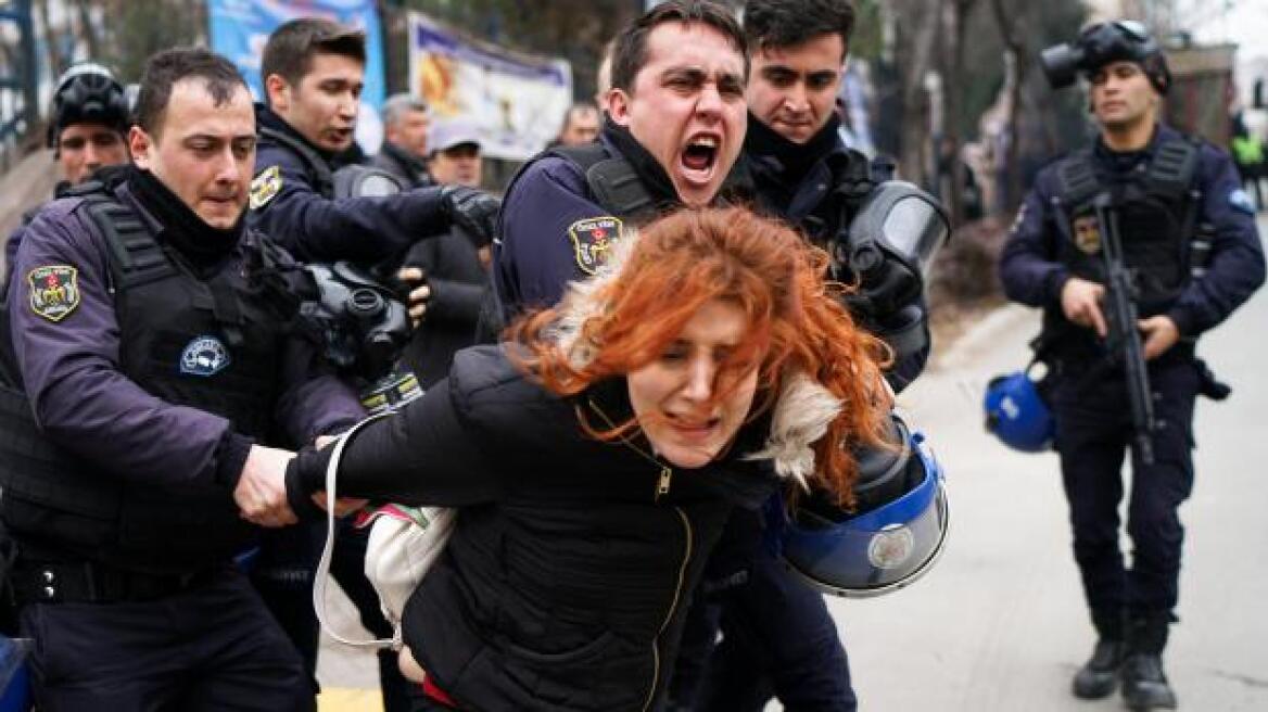 Τουρκία: Δώδεκα συλλήψεις σε συγκέντρωση κατά της απόλυσης πανεπιστημιακών