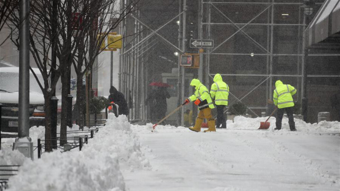 Συναγερμός στη Νέα Υόρκη για την «ισχυρότερη για φέτος χιονοθύελλα» - Δύο νεκροί 