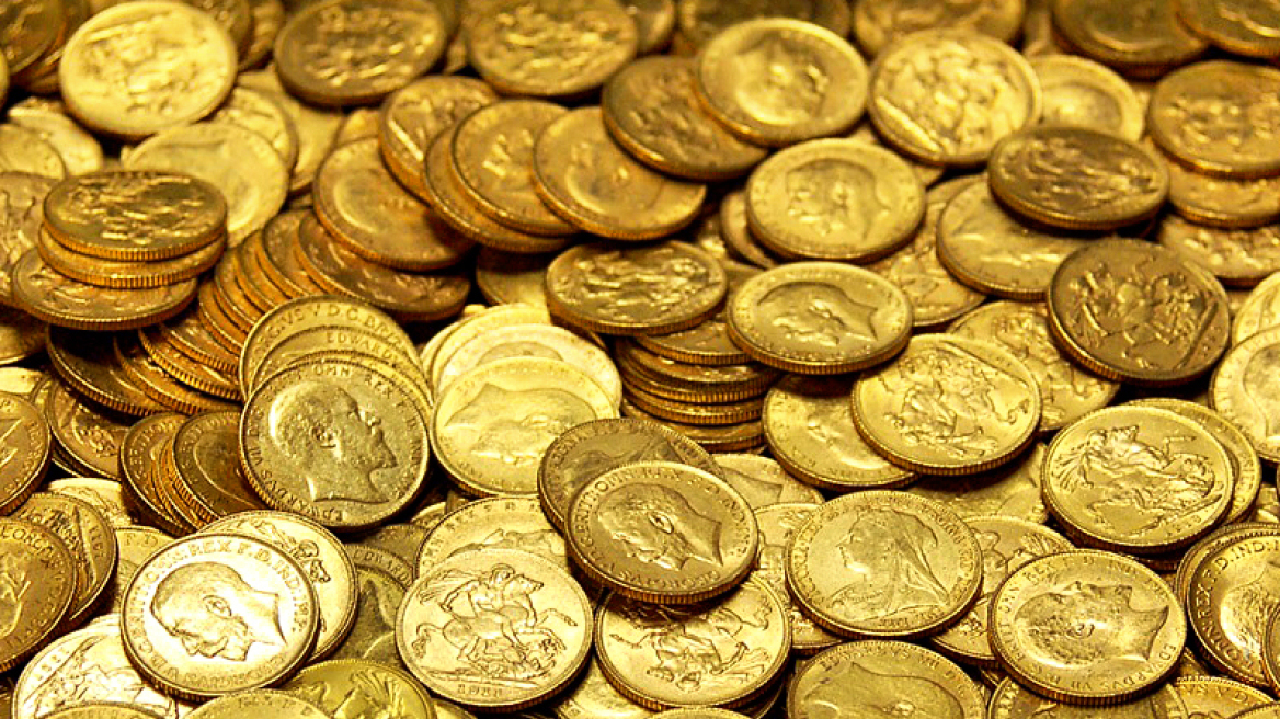 Χαλκίδα: Γιατρός έκρυβε στο σπίτι του 3.500 χρυσές λίρες και 400.000 ευρώ μετρητά!