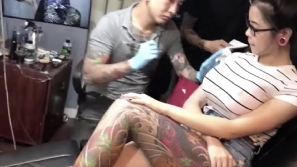 Έσκασε το στήθος της την ώρα του τατουάζ! 