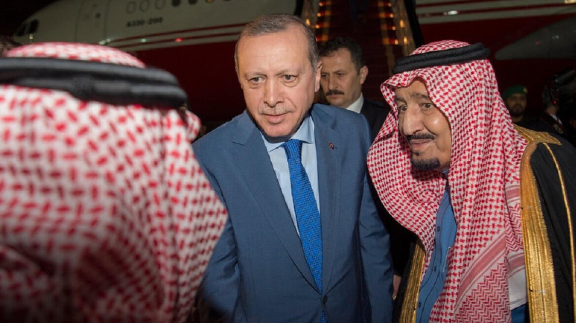 Turkey’s Erdogan arrives in Saudi Arabia, meets King Salman